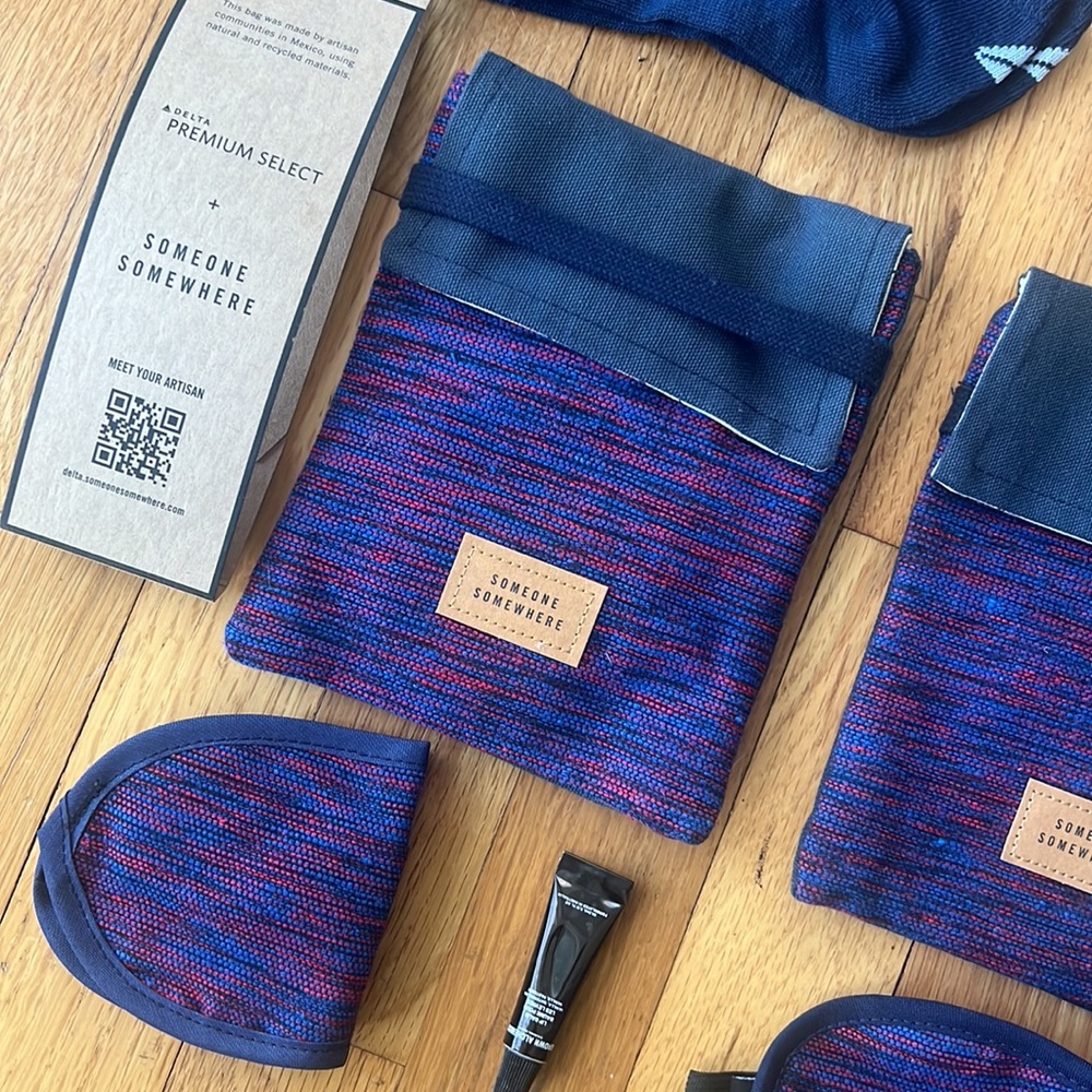 Delta Premium Select Complimentary Kit - Picture 5 of 6